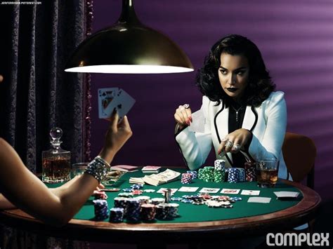 A Vitoria De Poker Photoshoot