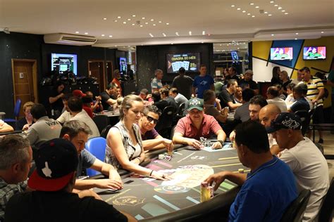 Akron Clube De Poker