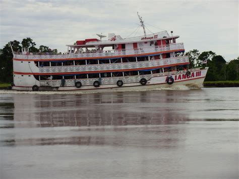 Dubuque De Barco No Rio Casino