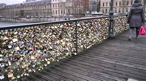 Enxada Heet De Slotjesbrug Em Parijs