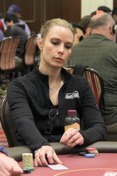 Erica Holanda Poker