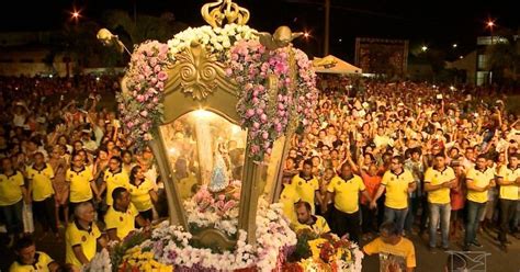 Festa Religiosa De Fruto Fenda