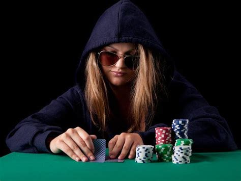 O Que E Poker Face Sorridente