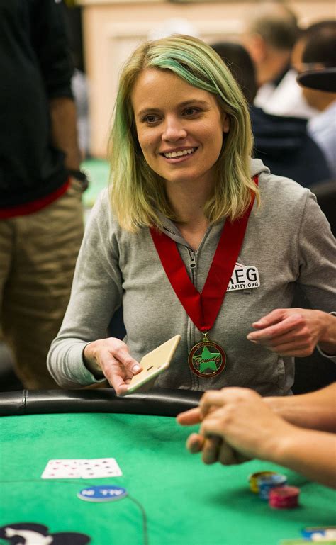 Sarah Hall De Poker