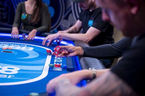 Six Handed Torneio De Poker Estrategia