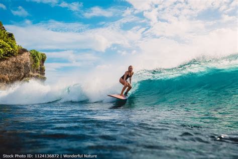 Surfing Beauties 1xbet