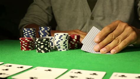 Um Profissional De Poker Vai All In No Mgm